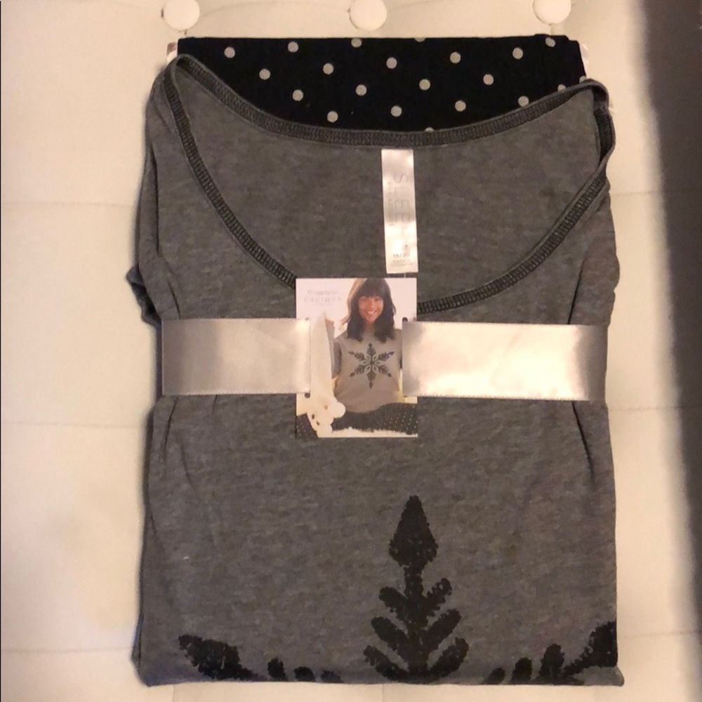 ❄️SNOWFLAKE PJS GREY & BLACK W POLKA DOT ❄️
